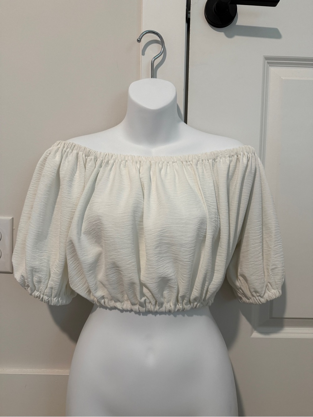 Bucketlist Off-Shoulder Puff Sleeve Cropped Top - Cream